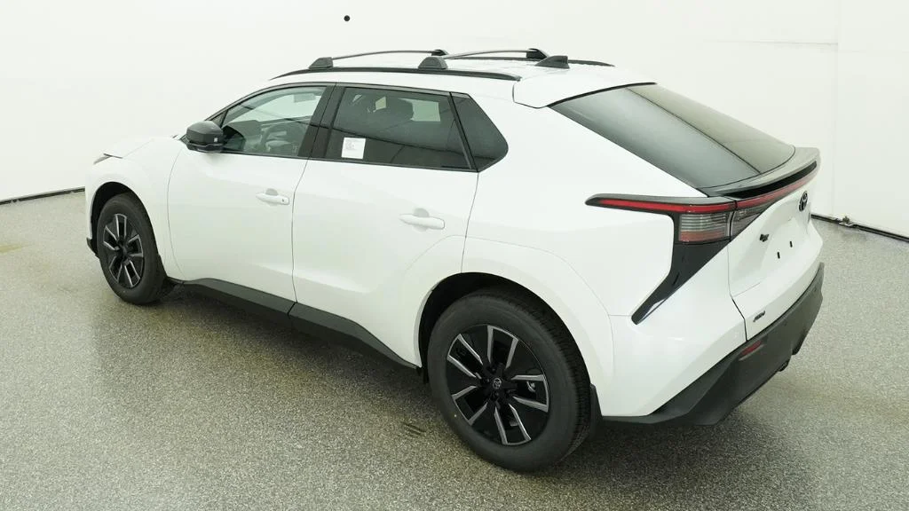 New 2026 Wind Chill Pearl Toyota XLE image 13