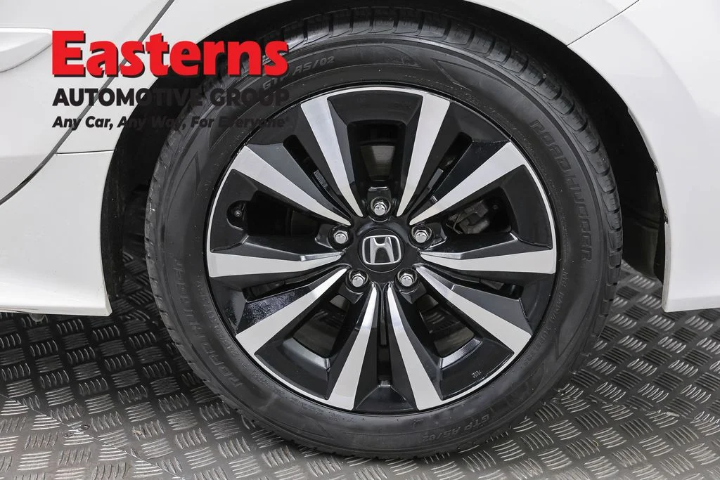 Used 2024 White Honda EX image 31