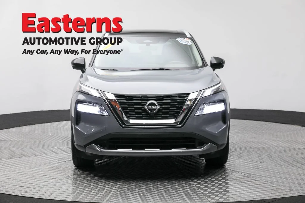 Used 2023 Gray Nissan SL image 2