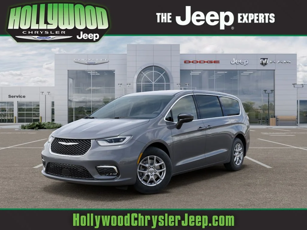 2025 Chrysler Pacifica Select's photo