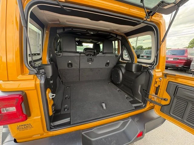 New 2026 Goldilocks Exterior Paint Jeep Rubicon image 18