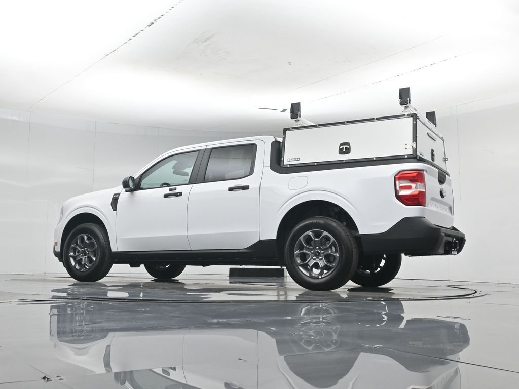New 2026 Oxford White Ford XLT image 7