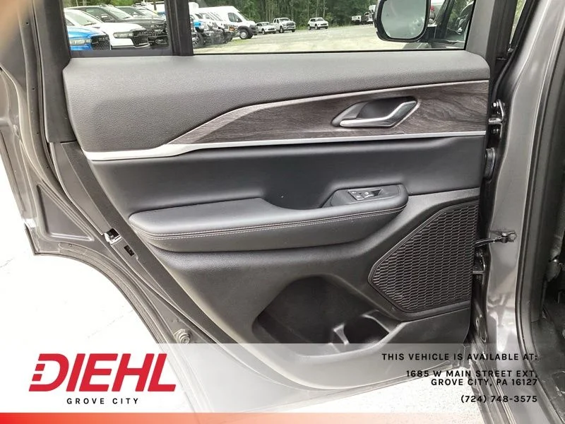 Used 2025 Gray Jeep Limited image 13