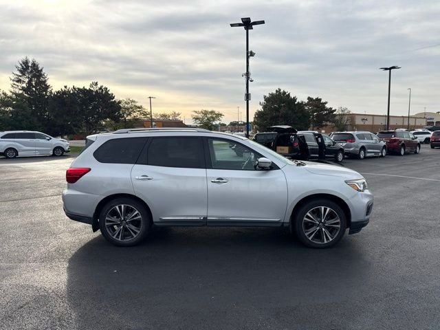 Used 2017 Silver Nissan Platinum image 4