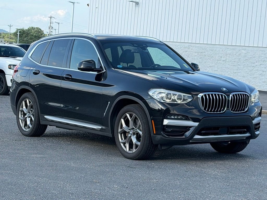 Used 2021 Black BMW xDrive30i image 2