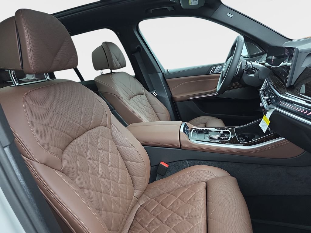 New 2026 Alpine White BMW xDrive40i image 9