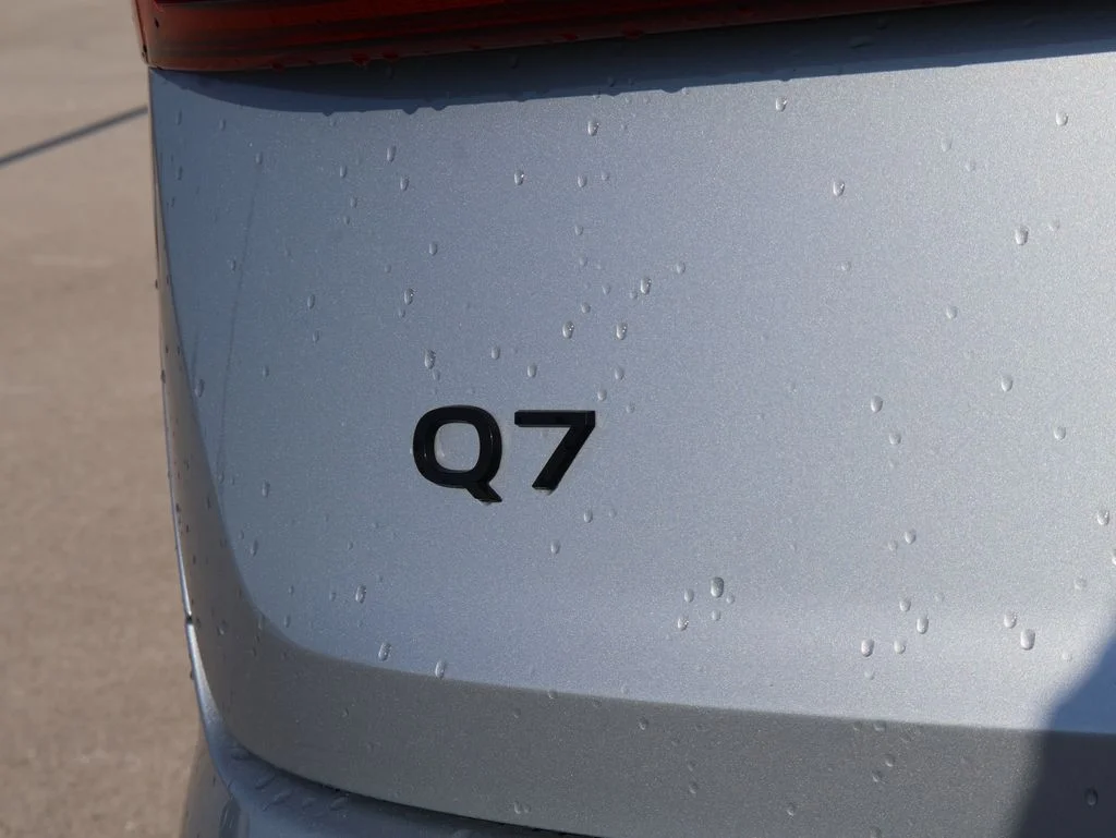 Used 2025  Audi 55 Premium Plus image 8