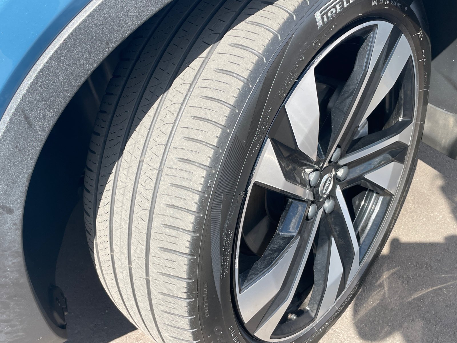 Used 2023 Thunder Grey Metallic Volvo Ultimate Dark Theme image 9