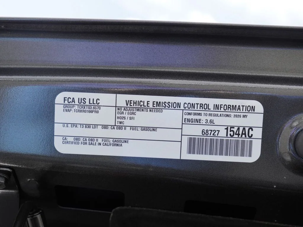 New 2026 Granite Crystal Metallic Clearcoat Jeep Sport S image 32