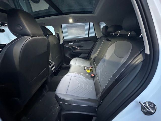 New 2026 Pure White Volkswagen 2.0T SE image 30