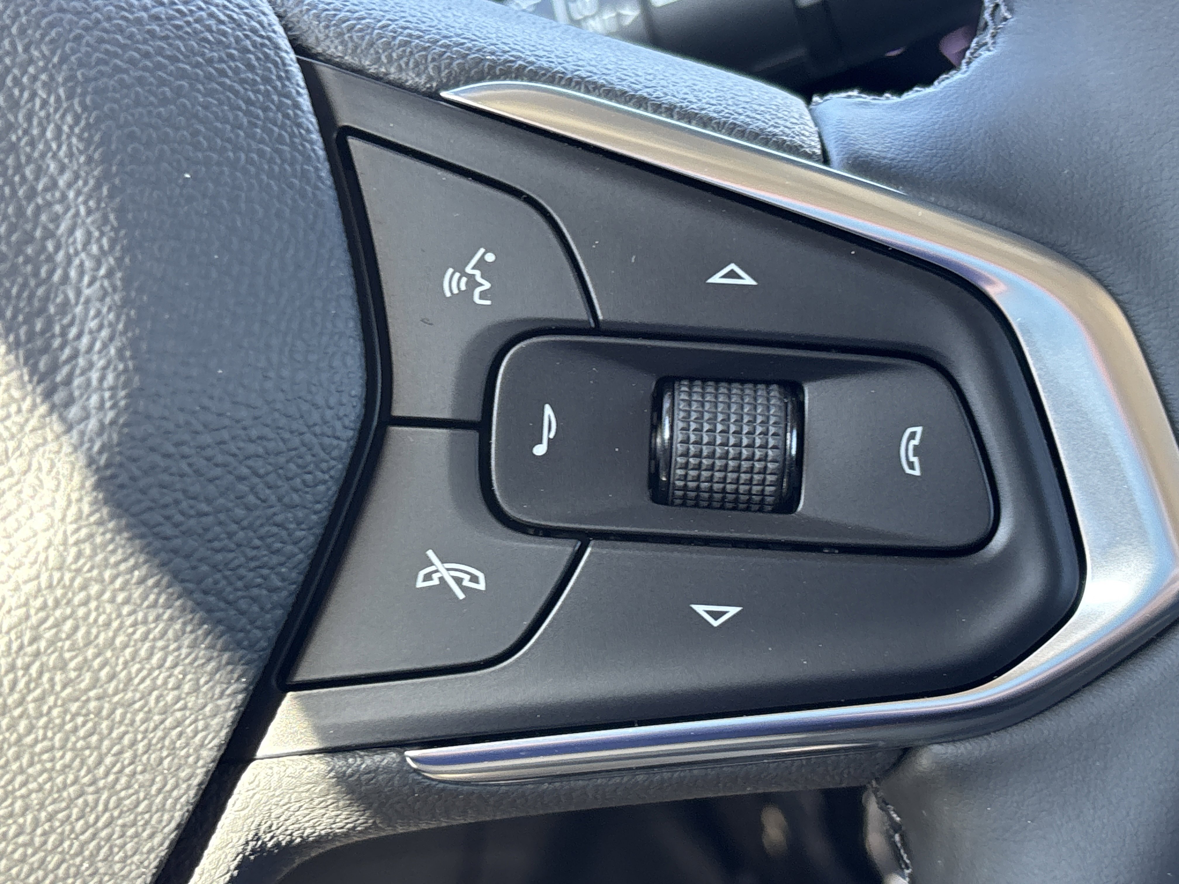 New 2026 Mosaic Black Metallic Chevrolet LT image 28