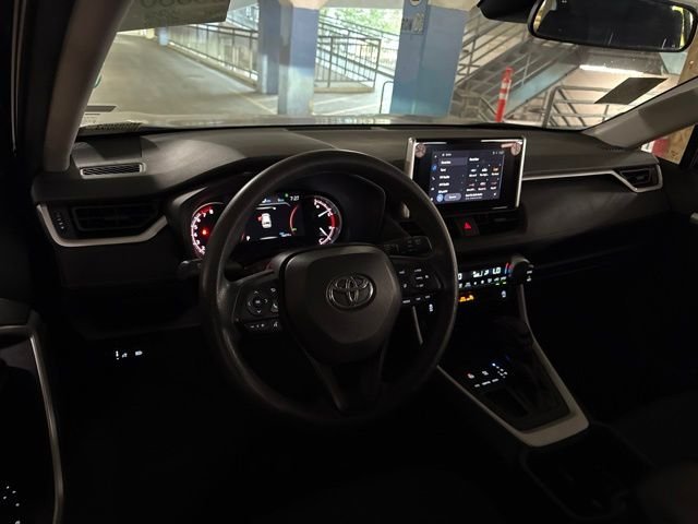 2024 Toyota RAV4 XLE - Photo 6