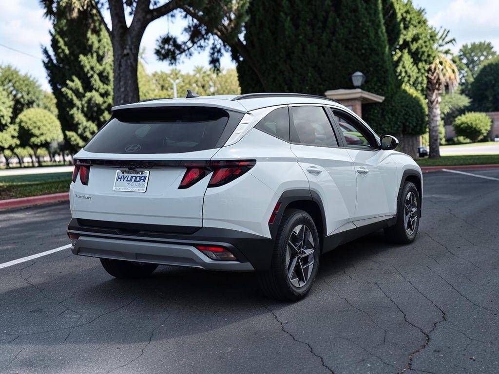 New 2026 White Hyundai SEL FWD image 5