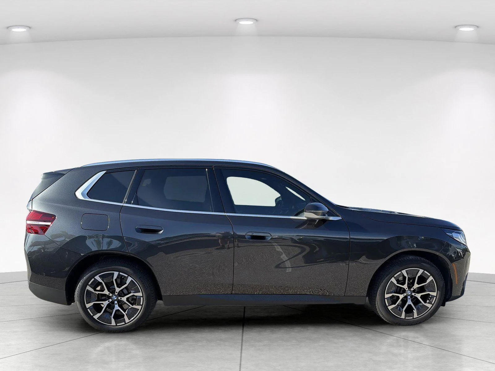 New 2026 Dark Graphite Metallic BMW 30 xDrive image 3