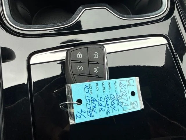Used 2024 Gray Chevrolet Z71 image 27