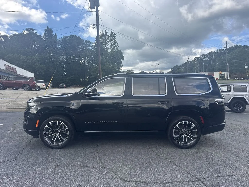Used 2023 Black Jeep Series III image 4
