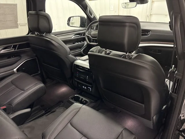 New 2026 High Gloss Black Exterior Paint Jeep Limited Altitude image 43