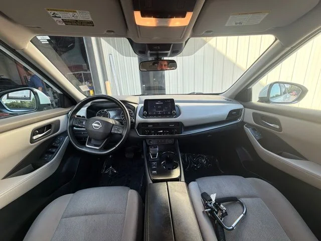 Used 2025 White Nissan SV image 17