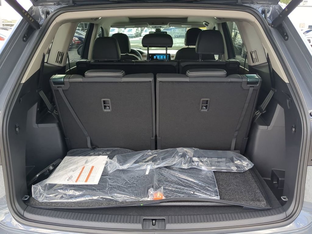 New 2026 Gray Volkswagen SE w/Technology image 9