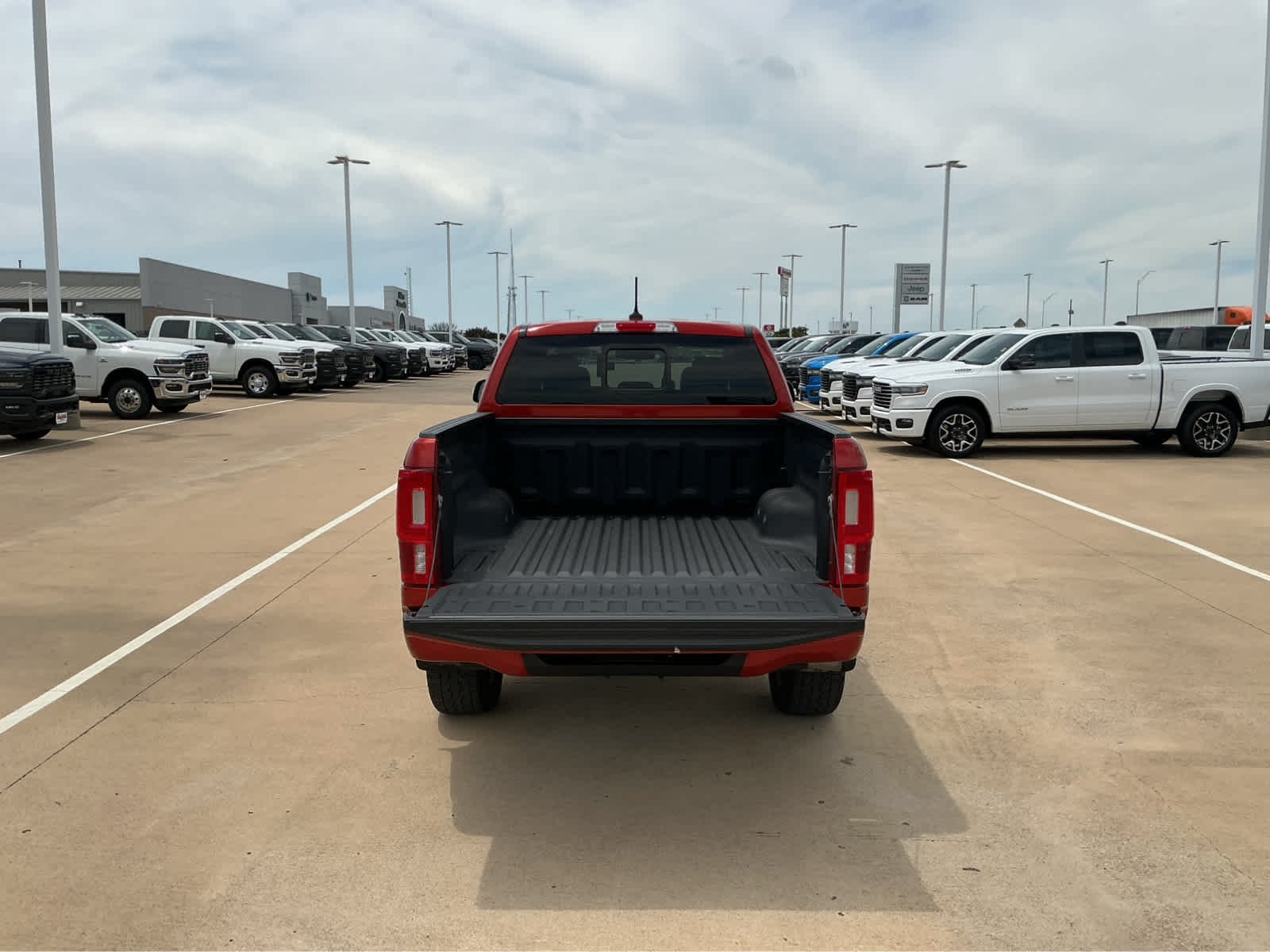 Used 2022 Hot Pepper Red Metallic Tinted Clearcoat Ford LARIAT image 8