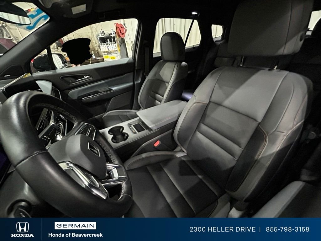 Used 2025 Mercury Silver Metallic Honda Touring image 25