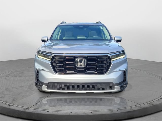 Certified Used 2023 Lunar Silver Metallic Honda 2WD TRG image 2