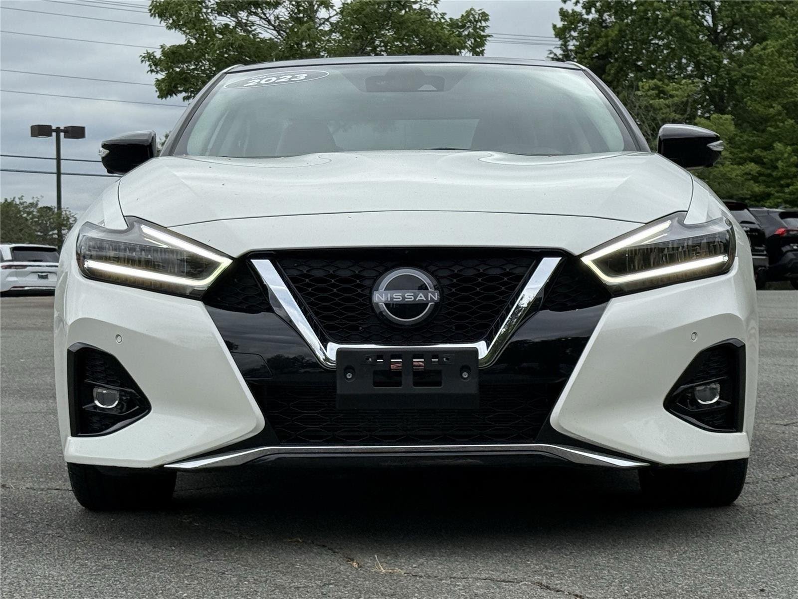 Used 2023 Pearl White Tricoat Nissan Platinum image 30