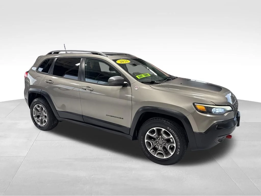 Used 2021 Beige Jeep Trailhawk image 11