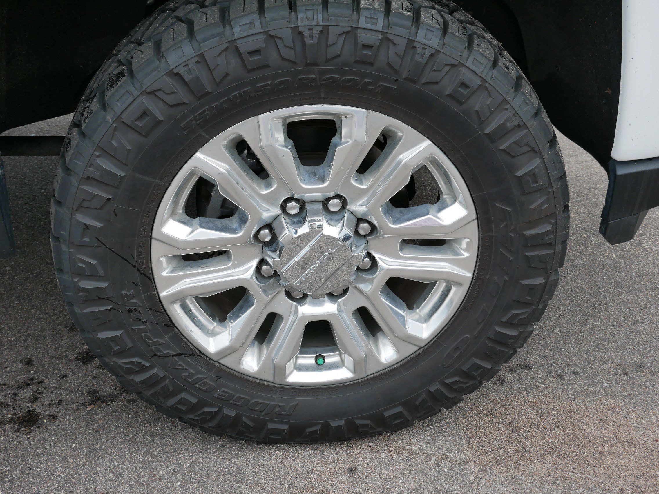 Used 2020 Summit White GMC Denali image 15