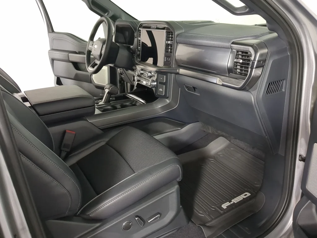 New 2026 Iconic Silver Metallic Ford Lariat® image 17