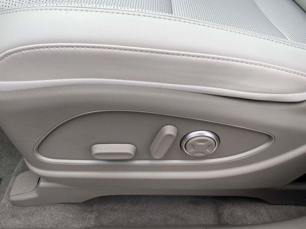 New 2026 White Hyundai Blue SEL Premium 8P image 39