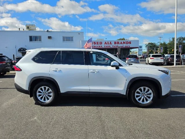 Used 2024 Beige Toyota XLE image 8