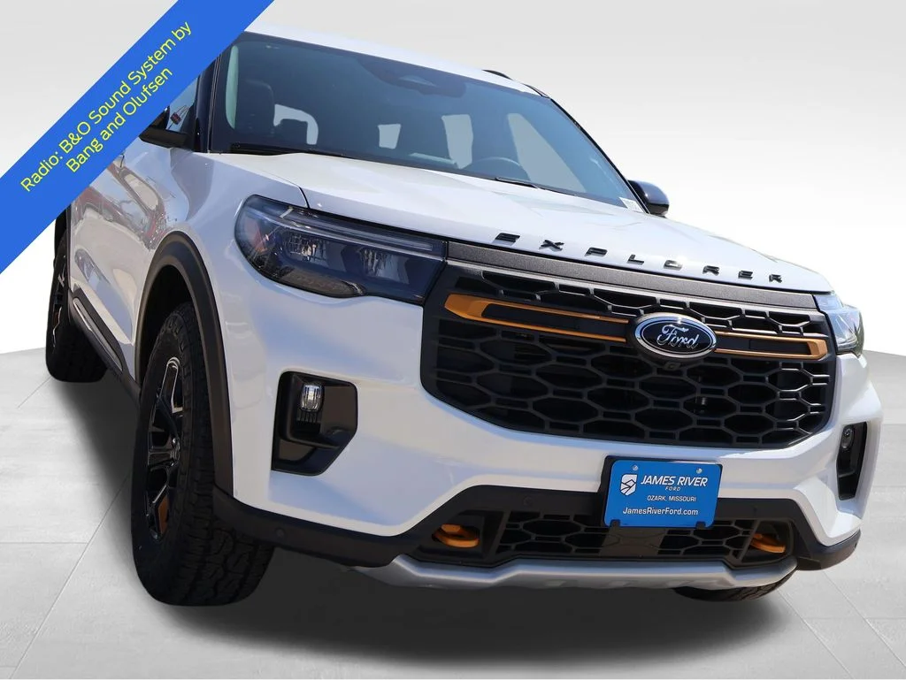 New 2026 Star White Metallic Tri-Coat Ford Tremor® image 6