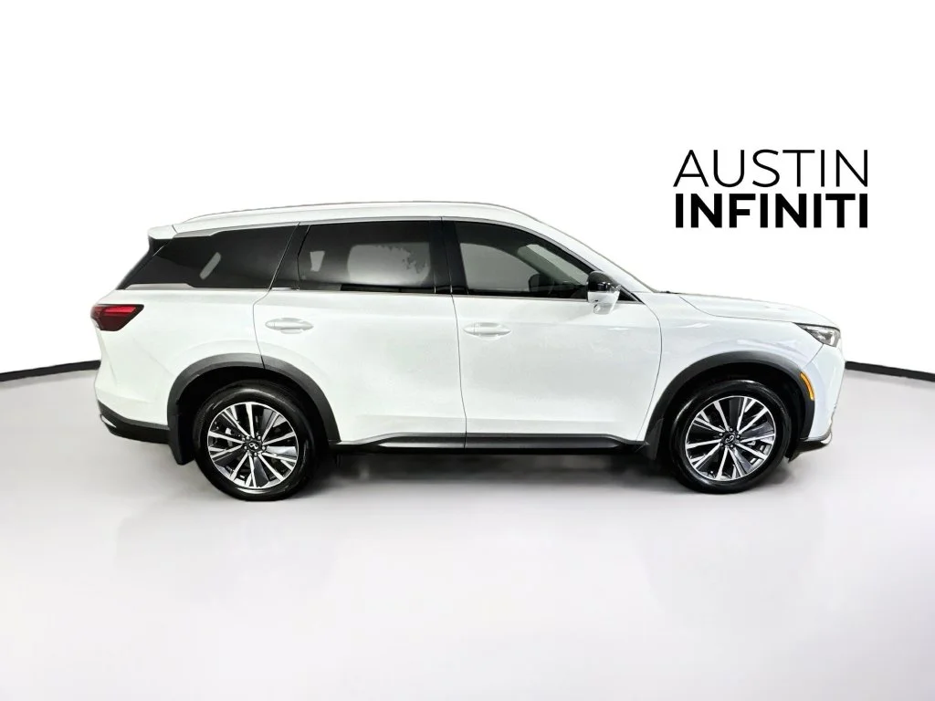Certified Used 2027 White INFINITI LUXE image 11