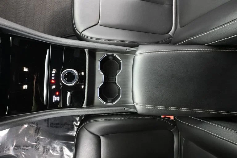 Certified Used 2024 White/off-white Jeep Limited image 33
