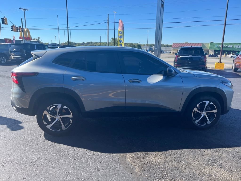 2025 Chevrolet Trax photo 4