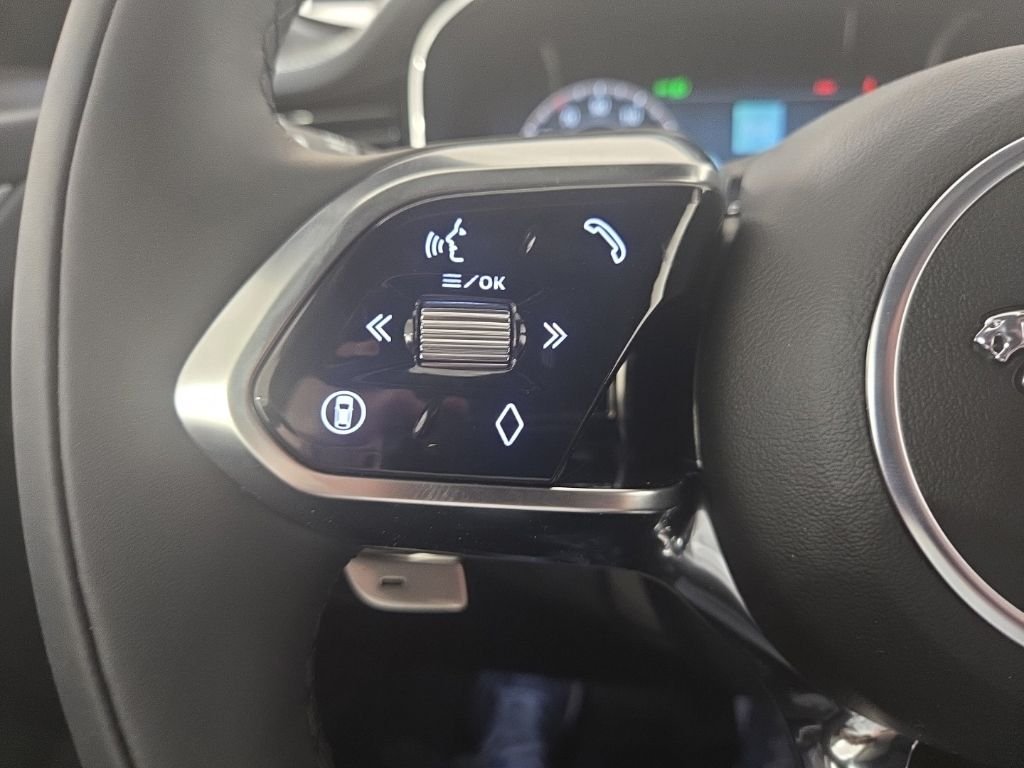 2026 Jaguar F-Pace R-Dynamic S - Photo 13