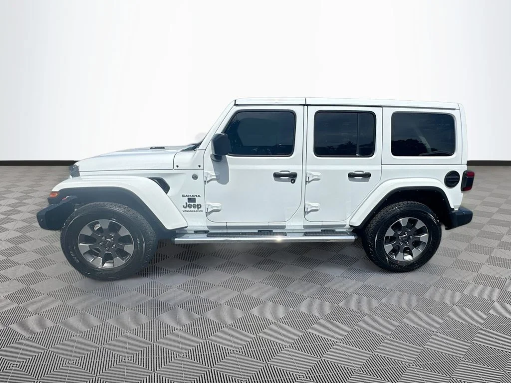 Used 2023 White Jeep Sahara image 9