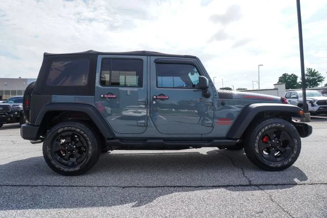 Used 2014 Gray Jeep Unlimited Sport image 8