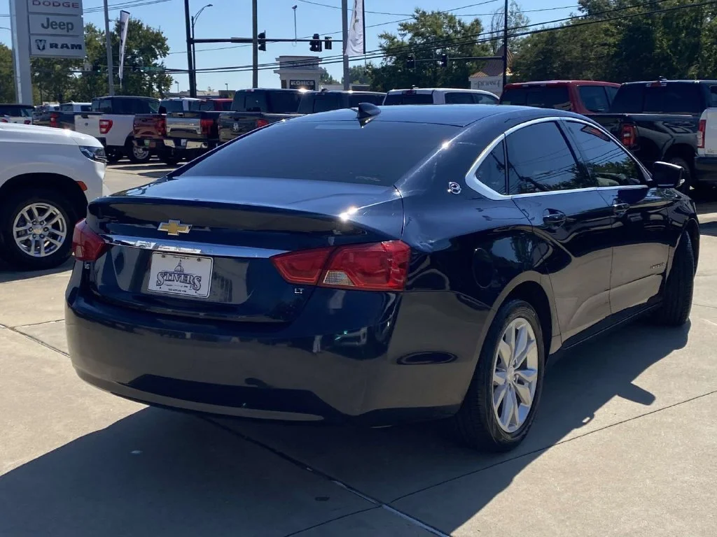 Used 2019 Blue Chevrolet LT image 9
