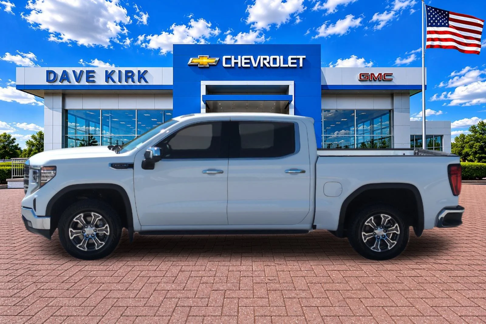 Used 2025 Summit White GMC SLT image 6