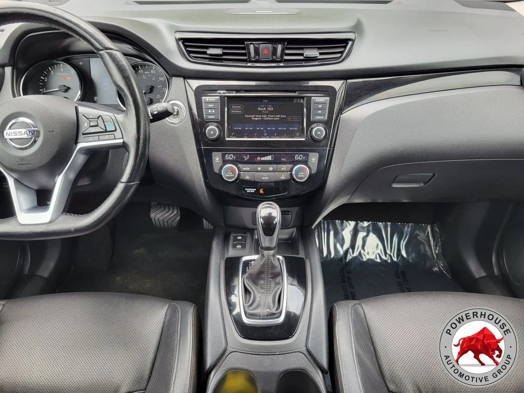 Used 2021 Silver Nissan SL image 19