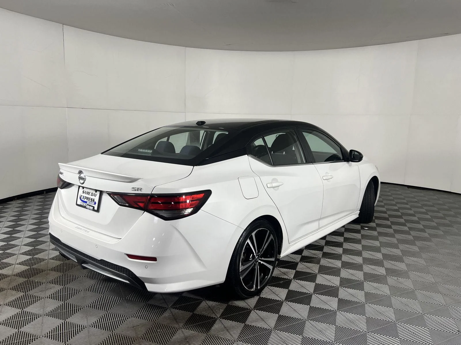 Used 2021 Aspen White/Super Black Nissan SR image 8