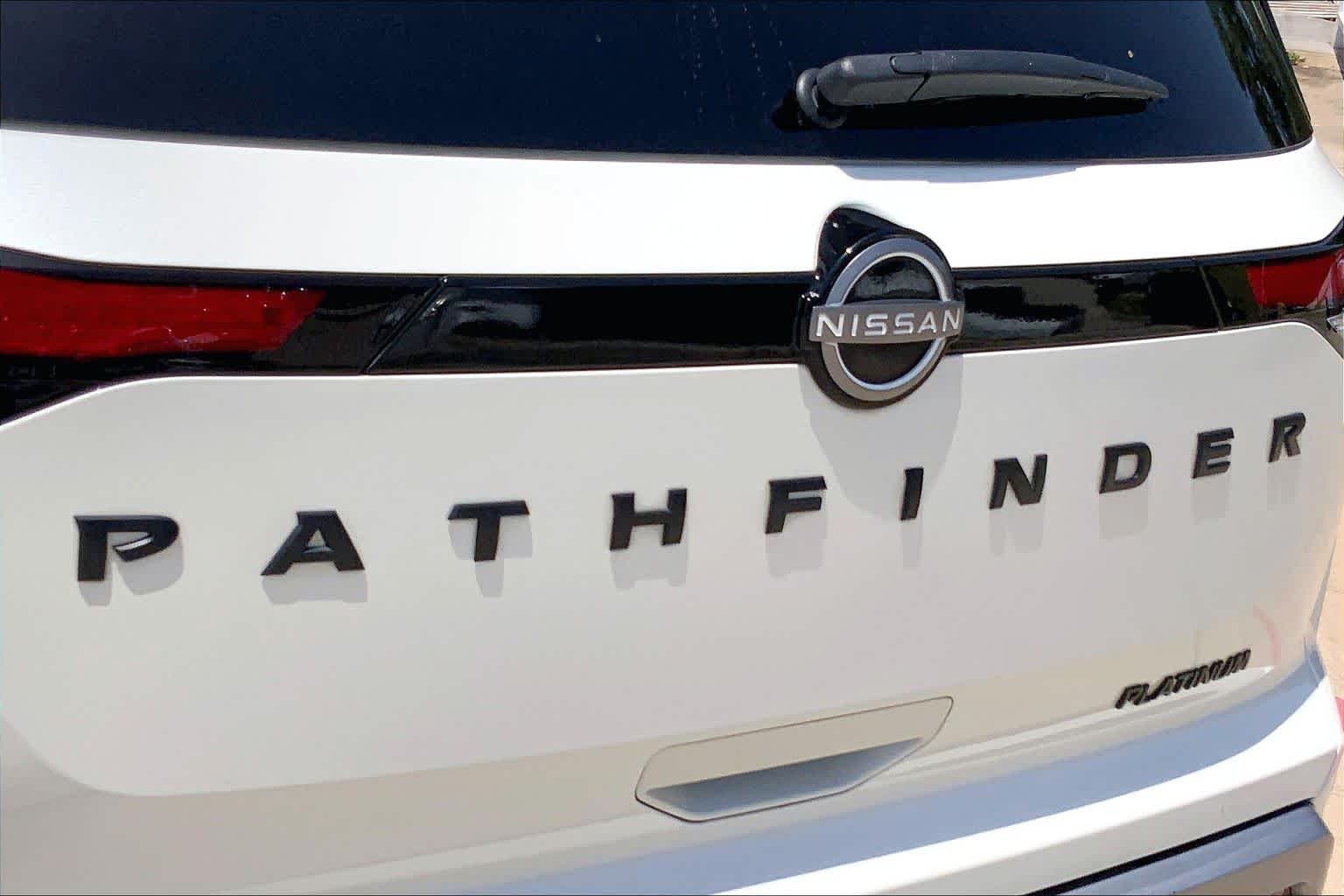 Used 2024 Pearl White Tricoat/Super Black Nissan Platinum image 31