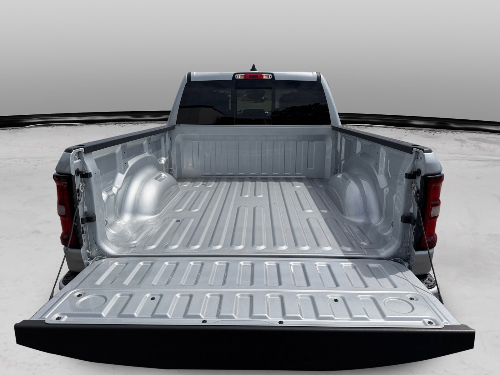 New 2026 Silver Zynith Exterior Paint RAM Big Horn 4x4 Crew Cab 6