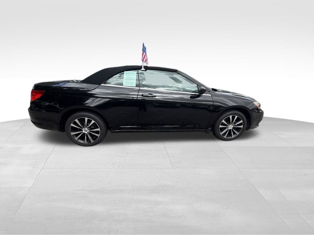 Used 2011 Black Chrysler S image 7