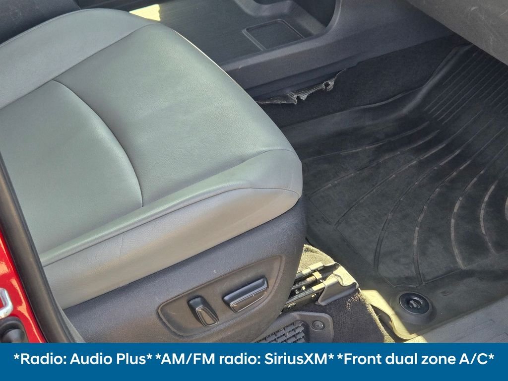 2023 Toyota Sienna XLE - Photo 12
