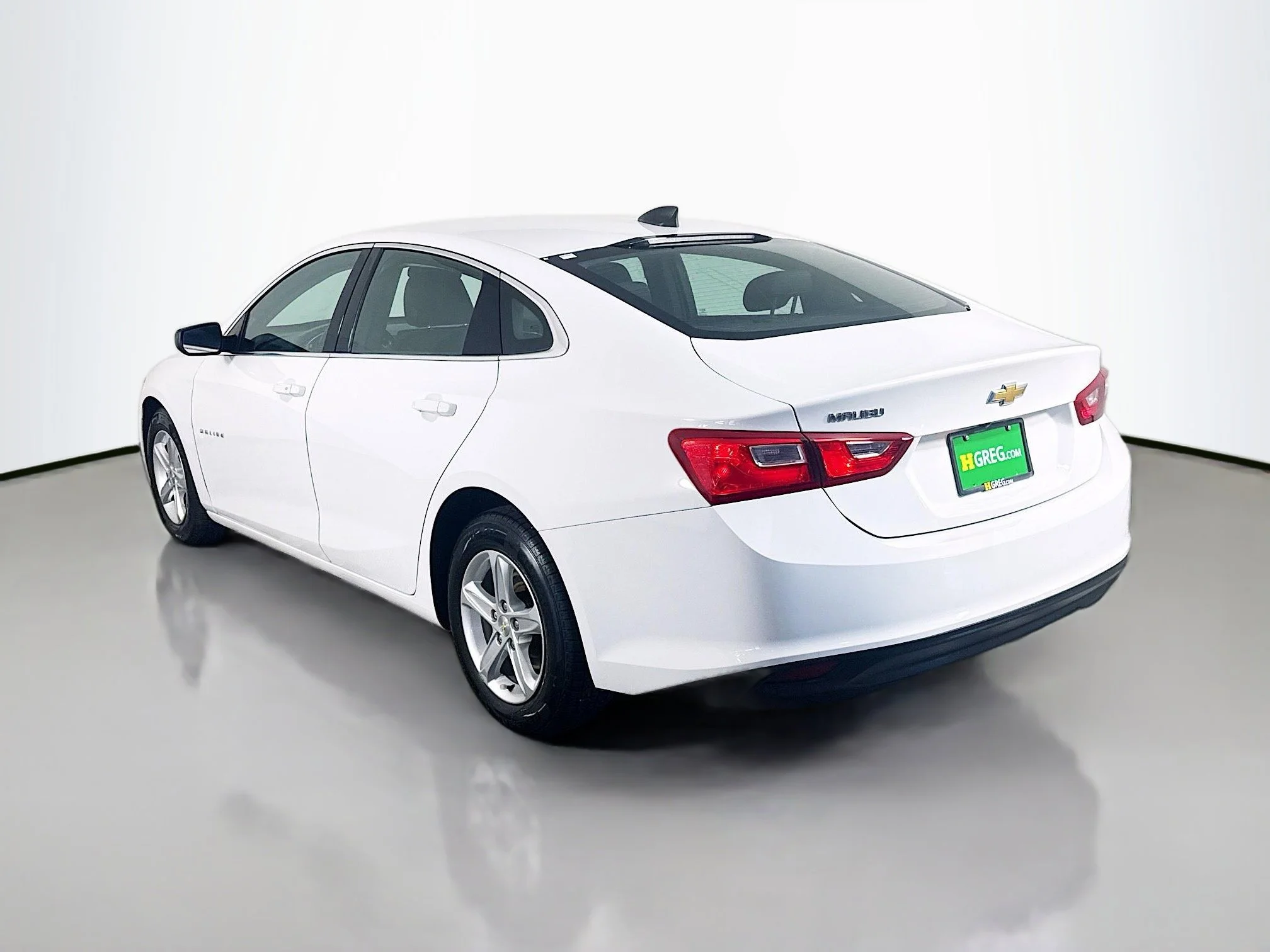 Used 2019 Summit White Chevrolet LS image 5