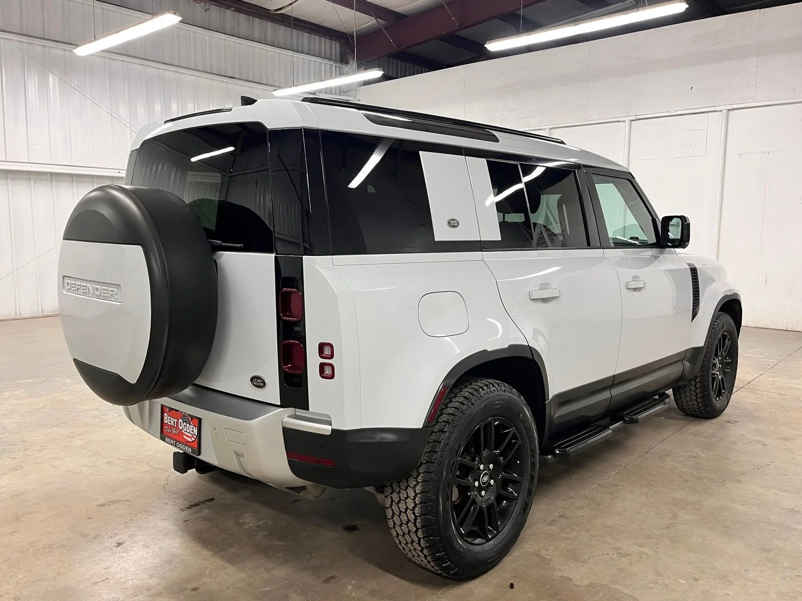 Used 2022  Land Rover S image 6