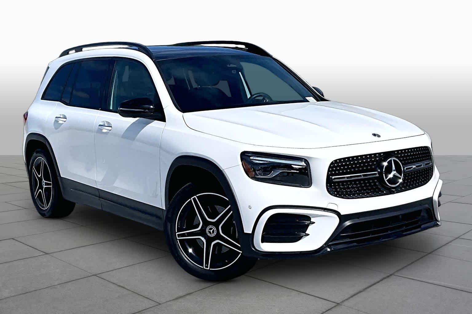 Used 2025 Polar White Mercedes-Benz GLB 250 image 3
